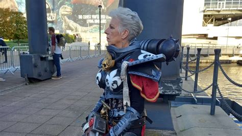 Cosplayer transforms mum into Warhammer 40k Sister of Battle