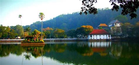 Temple of the Sacred Tooth Relic | Kandy Tourist Places