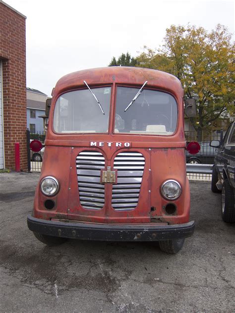 autoliterate: 1955 International Harvester Metro Van