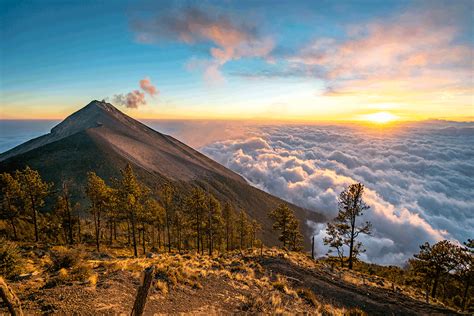 Desayuno libre de gluten en el volcán - Pareja - Acatenango Tour - Hike in Guatemala - Hostel in ...