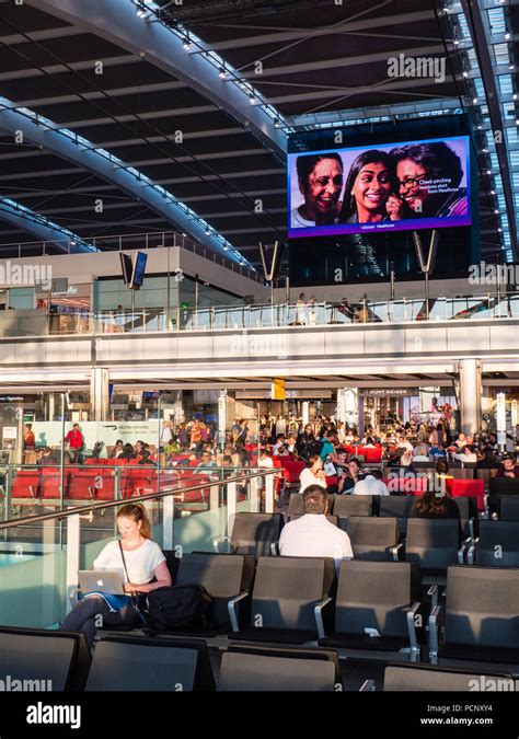 Heathrow departures t5 hi-res stock photography and images - Alamy