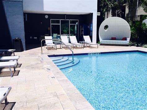 Aloft Miami - Brickell Pool: Pictures & Reviews - Tripadvisor