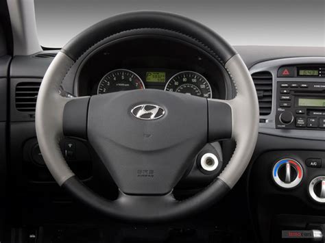 2009 Hyundai Accent Pictures: | U.S. News