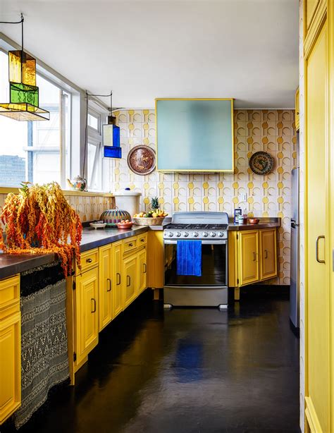 Designers Can’t Get Enough of Yellow Interiors Right Now—Here’s Why ...