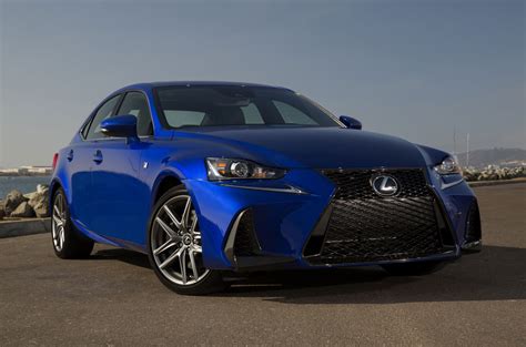 Lexus IS 300 F-Sport 2019 - Conduciendo.com