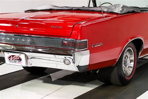 1965 Pontiac LeMans | Volo Museum