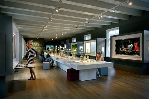 World of Silver at Silver Museum Schoonhoven | Design, Exhibit design ...