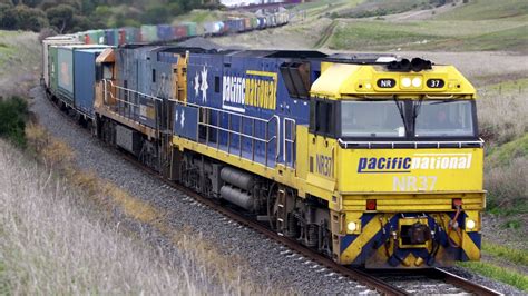 Freight Trains at Lovely Banks, Geelong - Australian Trains, Victoria ...