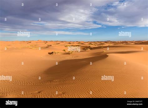 Sand dunes in the Sahara desert, Morocco Stock Photo - Alamy