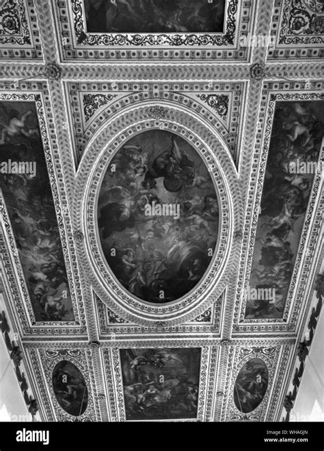 Banqueting house whitehall ceiling Black and White Stock Photos & Images - Alamy