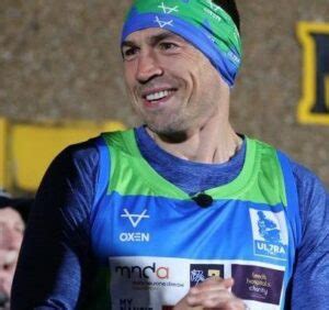 Kevin Sinfield: Wife Jayne Sinfield, Bio, Wiki, Age, Height, Weight ...