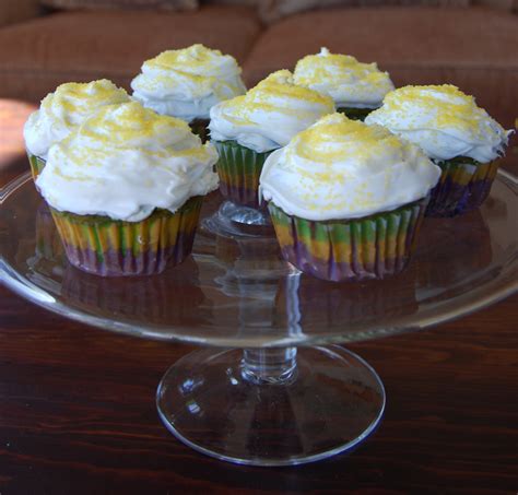 Party Ideas by Mardi Gras Outlet: Fun Striped Mardi Gras Cupcakes