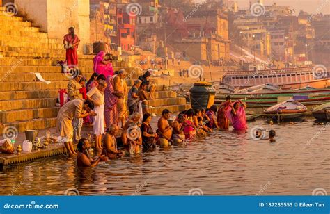 Ganges River Puja Ceremony, Varanasi India Editorial Image | CartoonDealer.com #26296380