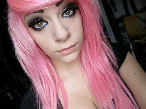 emo girl pink hair | Pink hair dye, Pastel hair, Pink hair