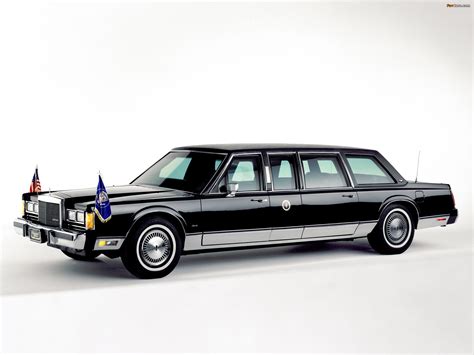 Lincoln Town Car Presidential Limousine 1989 wallpapers (2048x1536)