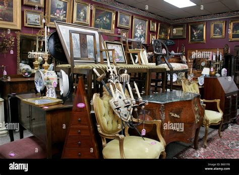 Antique store and auction house Stock Photo - Alamy