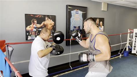 FILIP HRGOVIĆ SHARPENING COMBINATIONS ON FOCUS MITTS WITH RONNIE ...