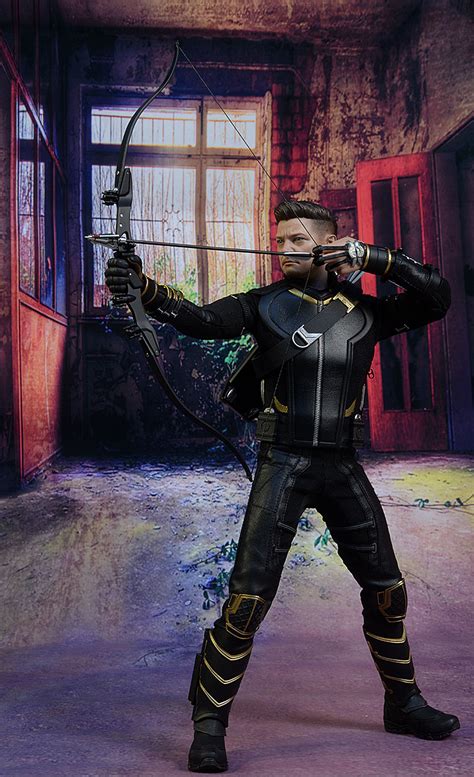 Review and photos of Hawkeye Avengers Endgame sixth scale action figure