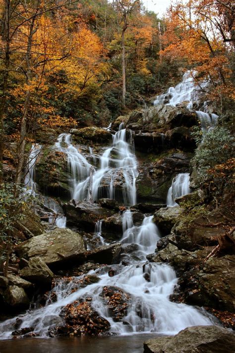 7 Amazing Waterfalls in North Carolina - Drivin' & Vibin'