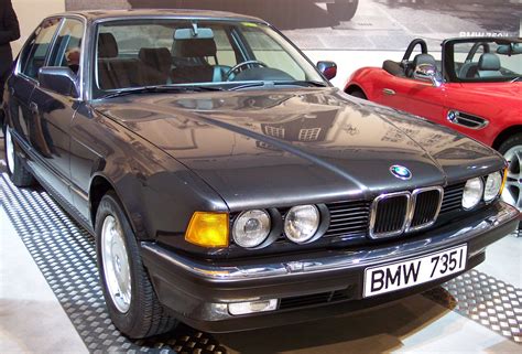 File:BMW 735i 1987 grey vr TCE.jpg - Wikimedia Commons