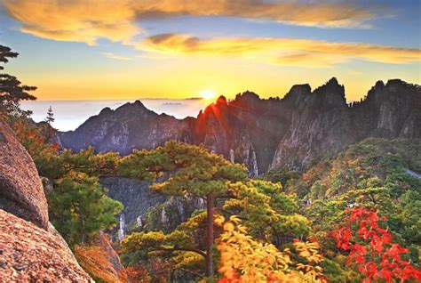 Huangshan Mountain Autumn Weather in October, November 2024