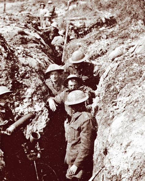 Rare Photos Show Soldiers In The Trenches During The Battle Of Somme | Others