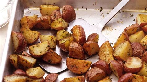 Roasted Red Potatoes: Directions, calories, nutrition & more | Fooducate