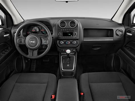 2012 Jeep Compass: 17 Interior Photos | U.S. News