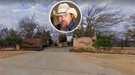 A Look Into Toby Keith’s House – An Oklahoma Mansion