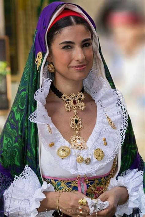 Sardinia, Italy | Italian traditional dress, Traditional outfits, Traditional dresses