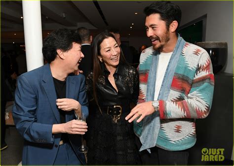 Photo: michelle yeoh crazy rich asians reunion dinner henry golding ken ...