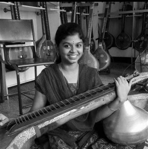 V Ponmathi - MFA (Music) Carnatic Vocal / Veena Online Classes