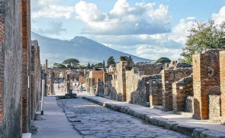 Pompeii from Rome in a day by train - a practical guide