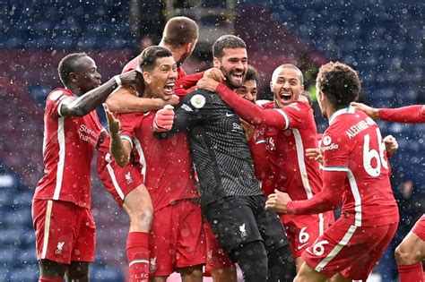 Goalkeeper to goalscorer as Alisson rescues Liverpool, Tottenham up to sixth