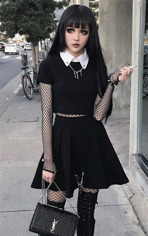 33 Bewitching Goth Outfit Ideas | Looks goticos, Roupas góticas, Moda gótica