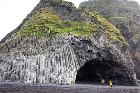 Reynisfjara Beach Cave - Earth Trekkers