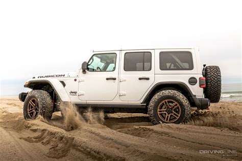 Jeep Gladiator vs Jeep Wrangler: Which Is Right For You? | DrivingLine