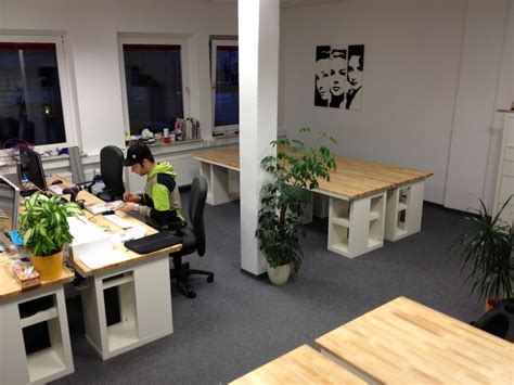 Space-efficient IT-Workstation under 250,00 Euro - IKEA Hackers - IKEA Hackers