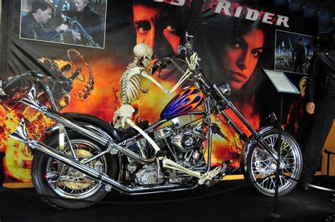 Ghost Rider (2007) - Custom Panhead Chopper | Motoqueiro, Motos, Carros