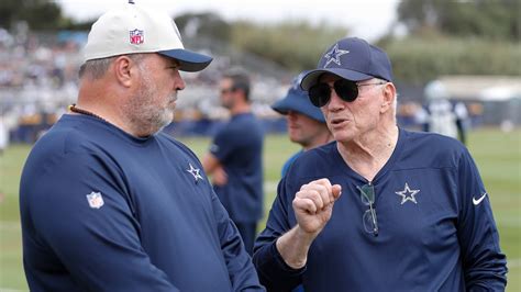 Mike McCarthy, Cowboys staff operating at status quo as decision looms