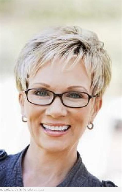 14+ Great Hairstyles For Older Women That Wear Glasses