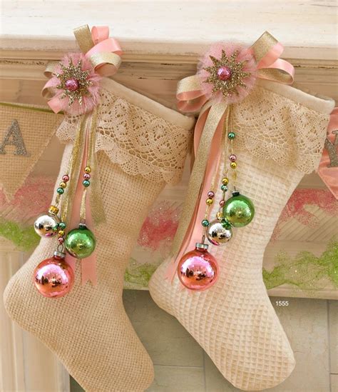 40 Christmas Stockings And Ideas To Use Them For Décor | DigsDigs