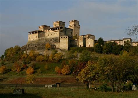 This is the castle of Torrechiara, we can can visit it with the tour ...