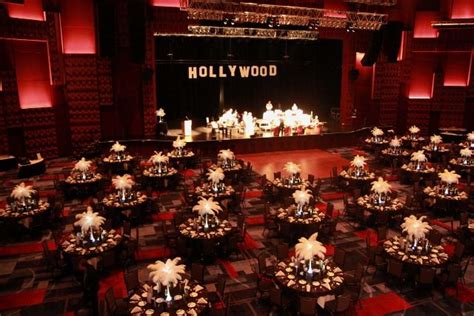 Похожее изображение | Hollywood party theme, Prom decor, Hollywood theme