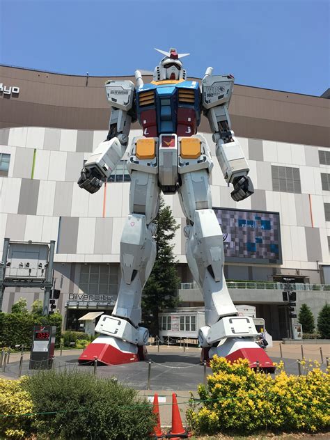 Showing the old Gundam at odaiba Tokyo. : r/Gundam