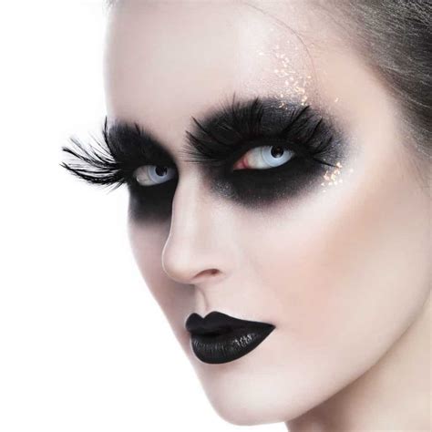 The Best Halloween Fake Eyelashes For Any Costume! | LucyTriesIt.com