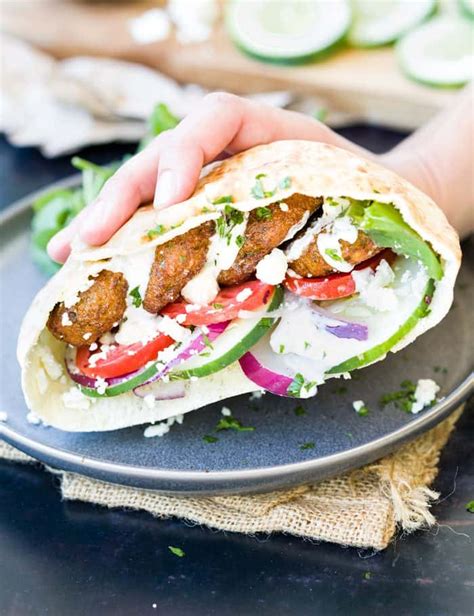 calories in falafel pita wrap