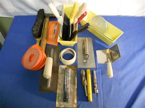 Lot Detail - DRYWALL TOOL LOT