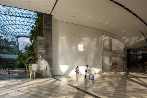 Apple Meluaskan Operasi Jualan Menerusi Pembukaan Apple Jewel Changi ...