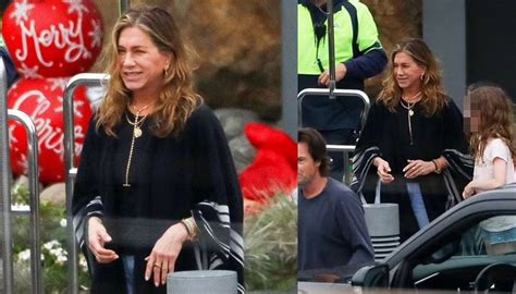 Jennifer Aniston goes makeup-free as she returns from her trip to Mexico